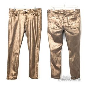 Host Pick! ROSE GOLD METALLIC on black jeans! Sz34